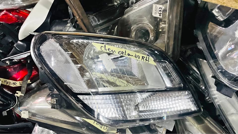Chevrolet Orlando headlight - Private Seller Chevrolet Orlando headlight - Private Seller