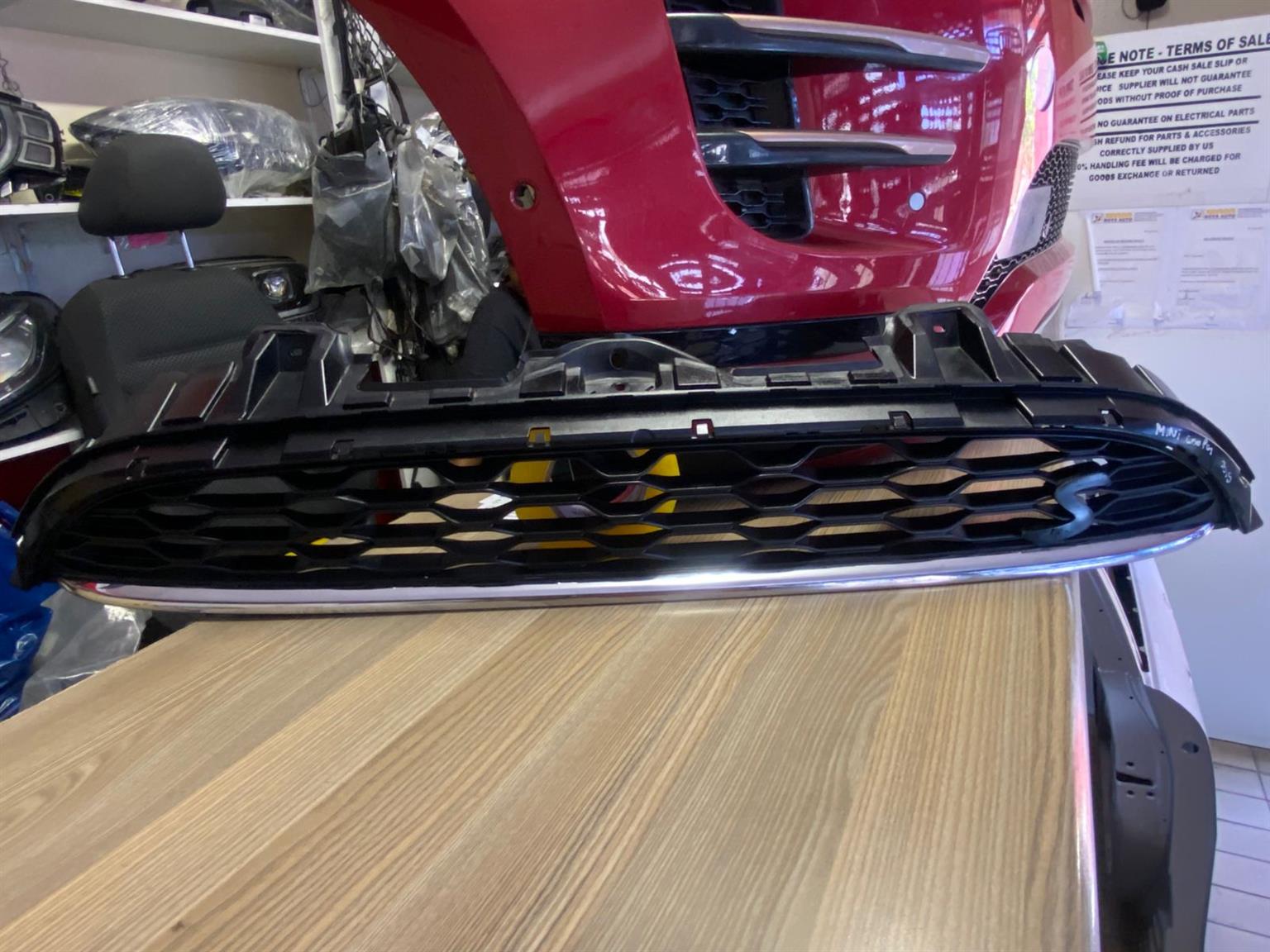 2015 MINI COOPER MAIN GRILL AVAILABLE SALE - Private Seller 2015 MINI COOPER MAIN GRILL AVAILABLE SALE - Private Seller