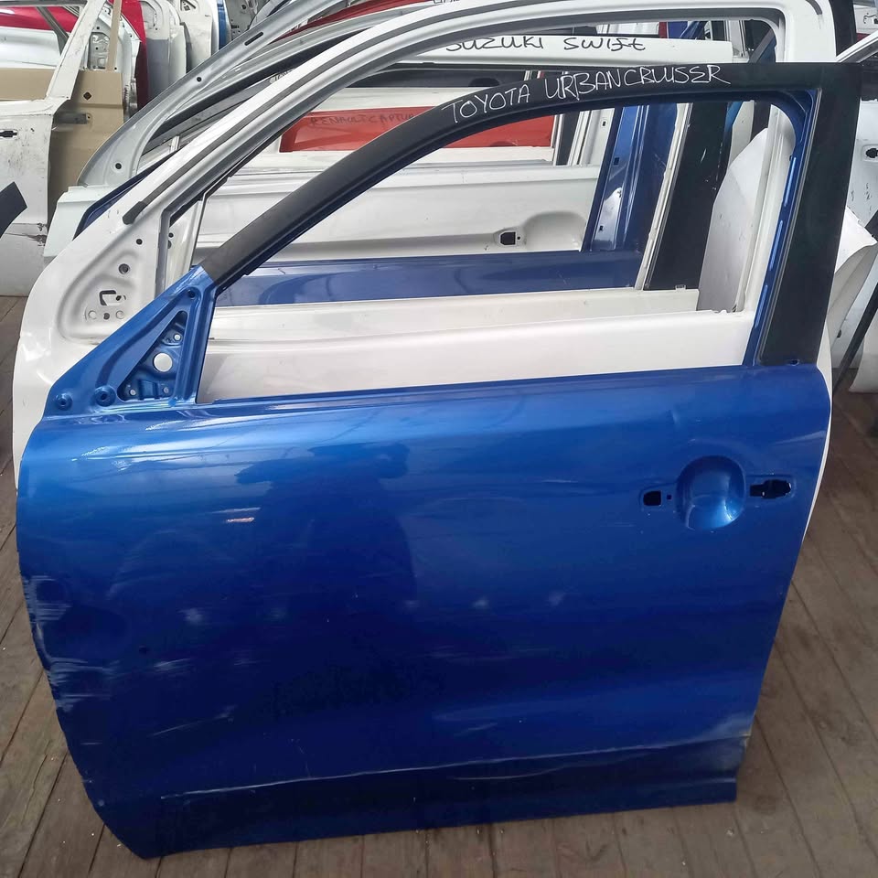 Toyota urban cruiser front door left side - Private Seller Toyota urban cruiser front door left side - Private Seller