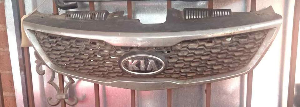 Kia cerato 2010 grille - Private Seller Kia cerato 2010 grille - Private Seller
