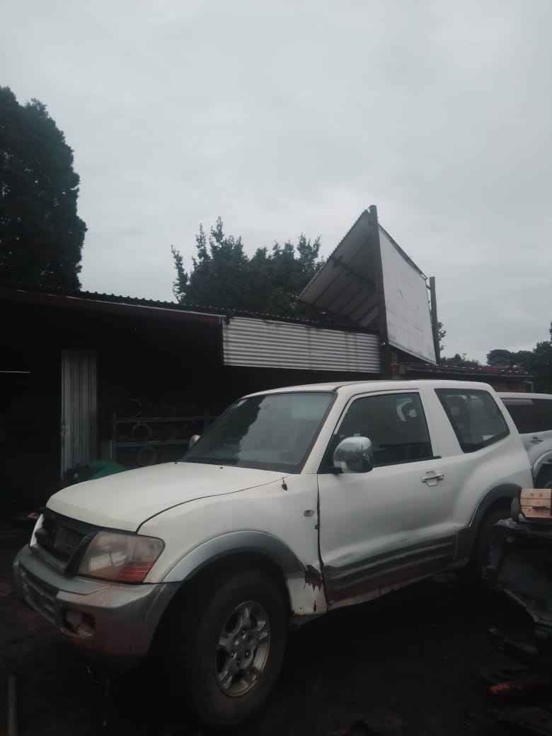Mitsubishi Pajero 3.2 CK DID SWB 2001 Model Stripping For Spares - Private Seller