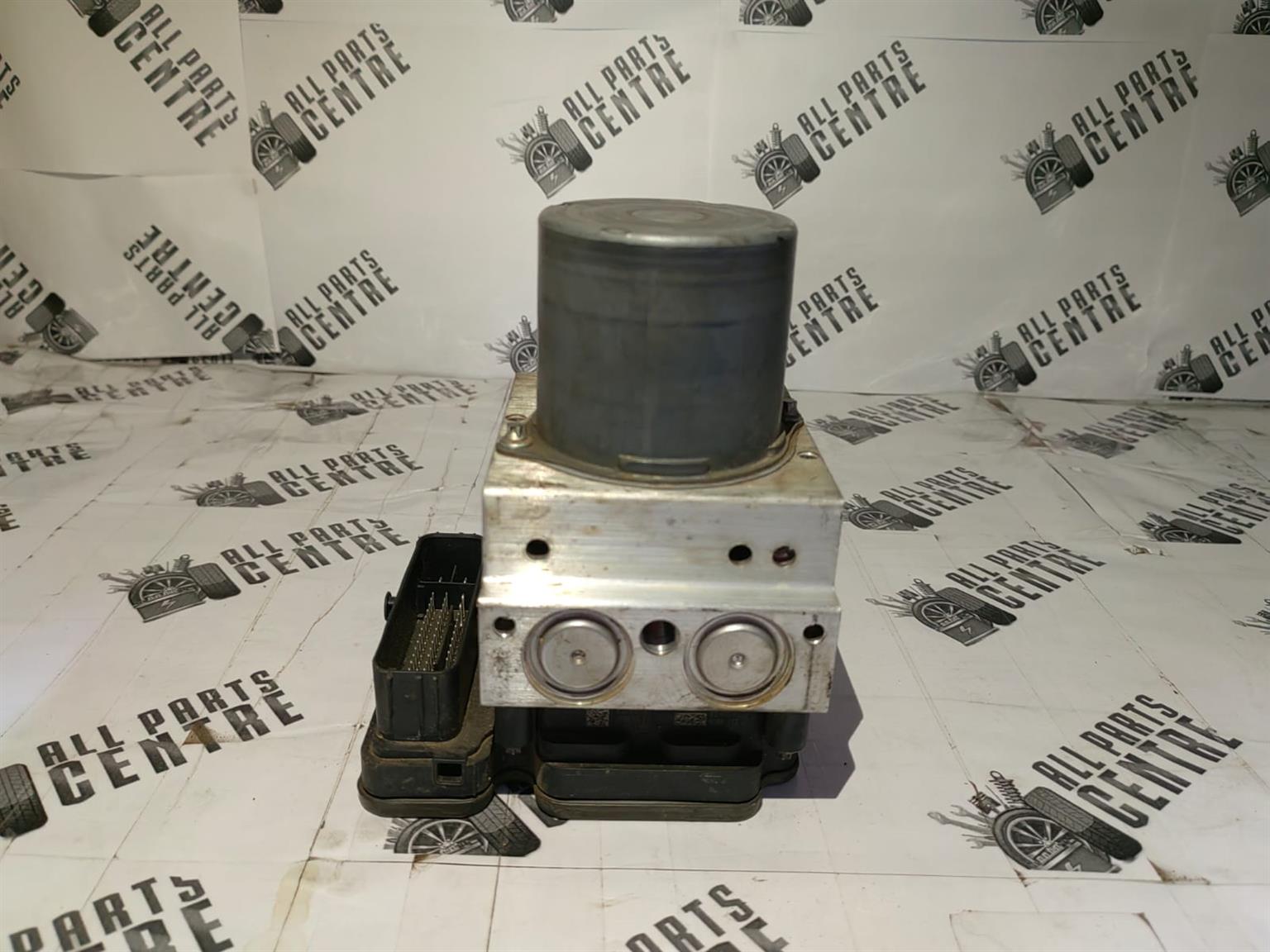 Now for sale: Land Rover Range Rover Sport ABS pump – Used