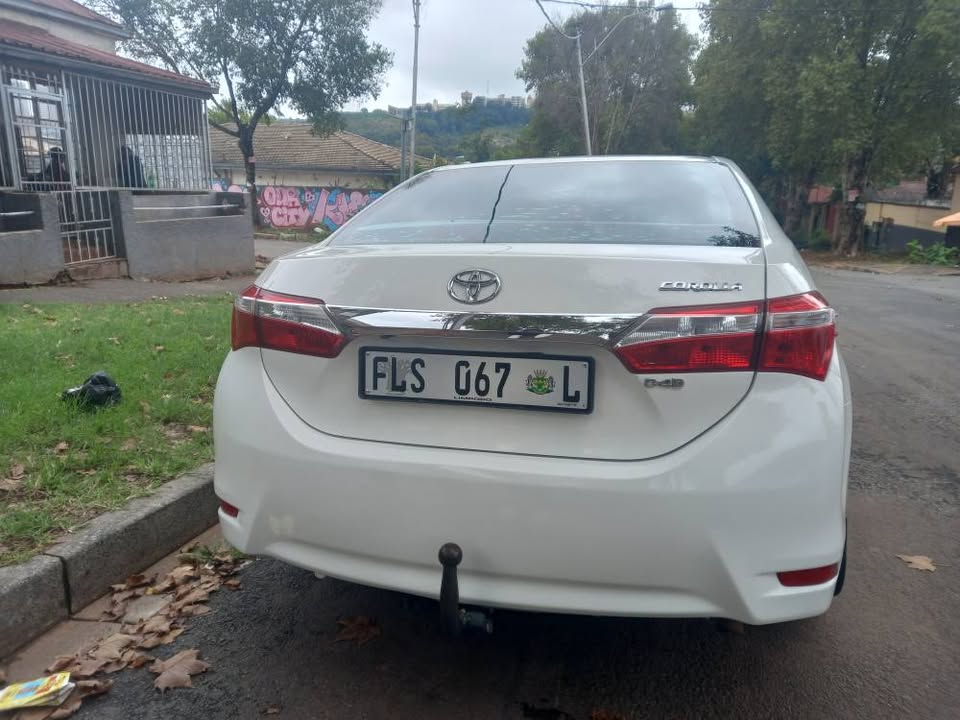 2017 TOYOTA COROLLA PRESTIGE 1.4 D4D DIESEL, MANUAL, WHITE, 75000KMS, Leather seats