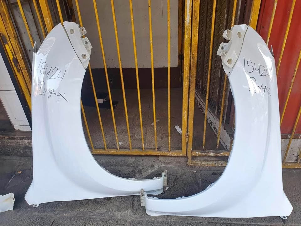 Isuzu D-Max fenders - Private Seller Isuzu D-Max fenders - Private Seller