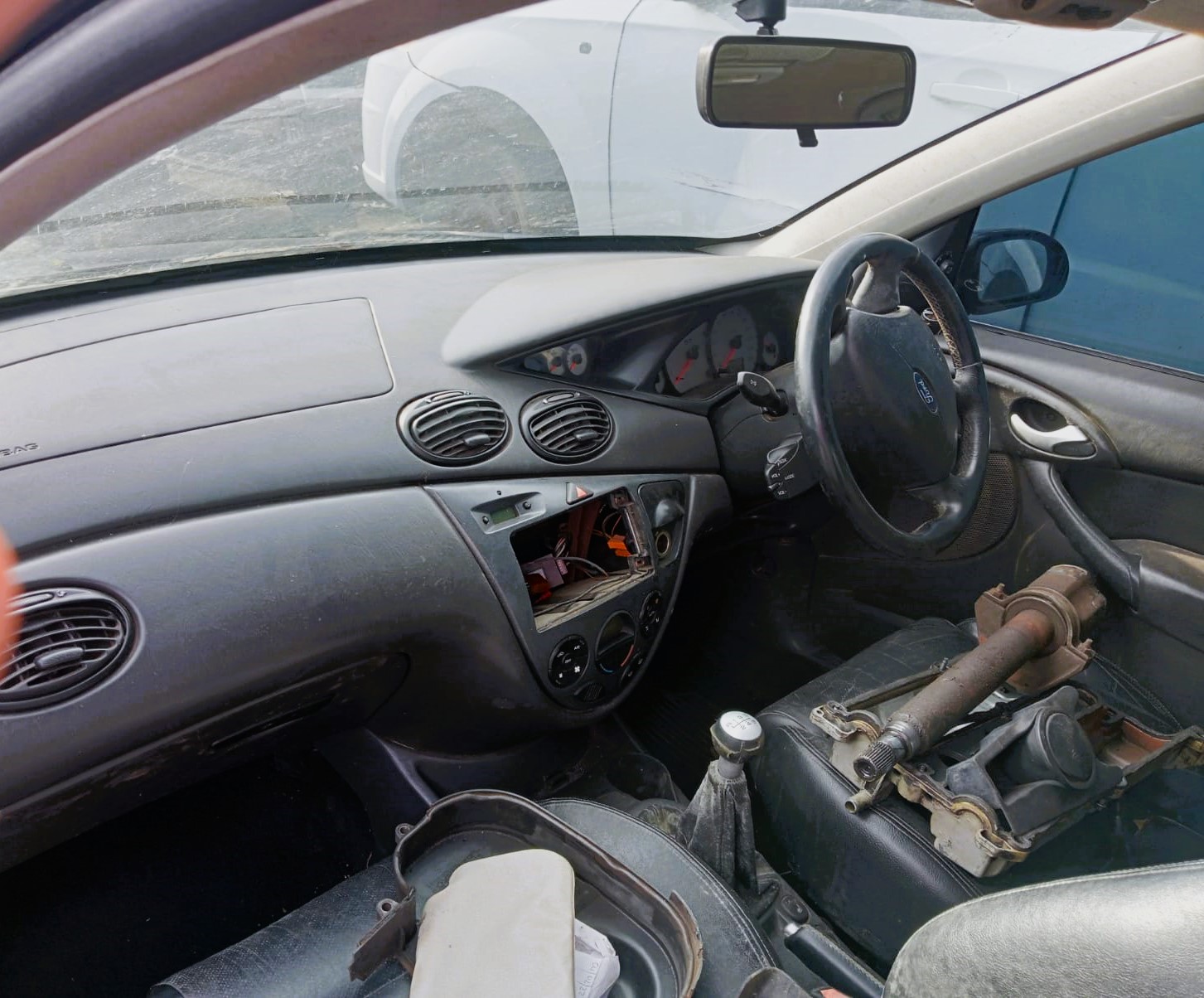 2004 Ford Focus 2.0L ST - Stripping for Spares