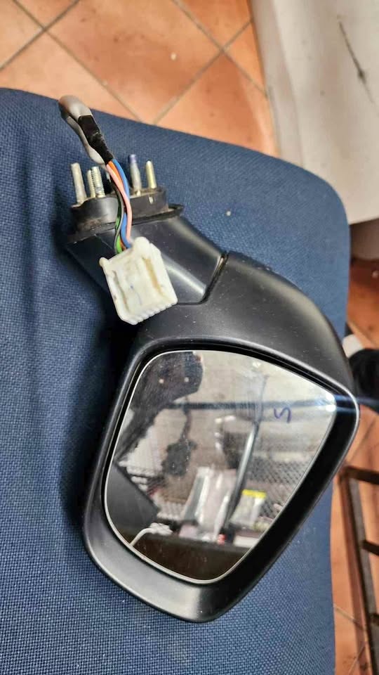 Toyota starlet right side mirror for sale - Private Seller Toyota starlet right side mirror for sale - Private Seller