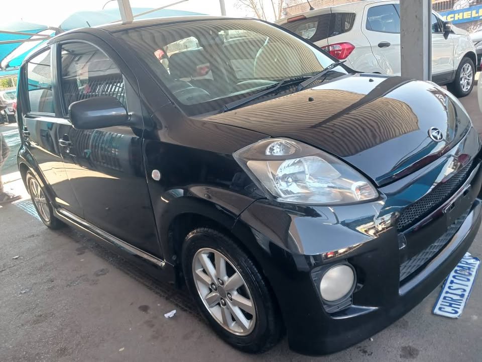 2010 model Daihatsu Sirion sport hatchback Manuel Transmission petrol 1.3 engine capacity