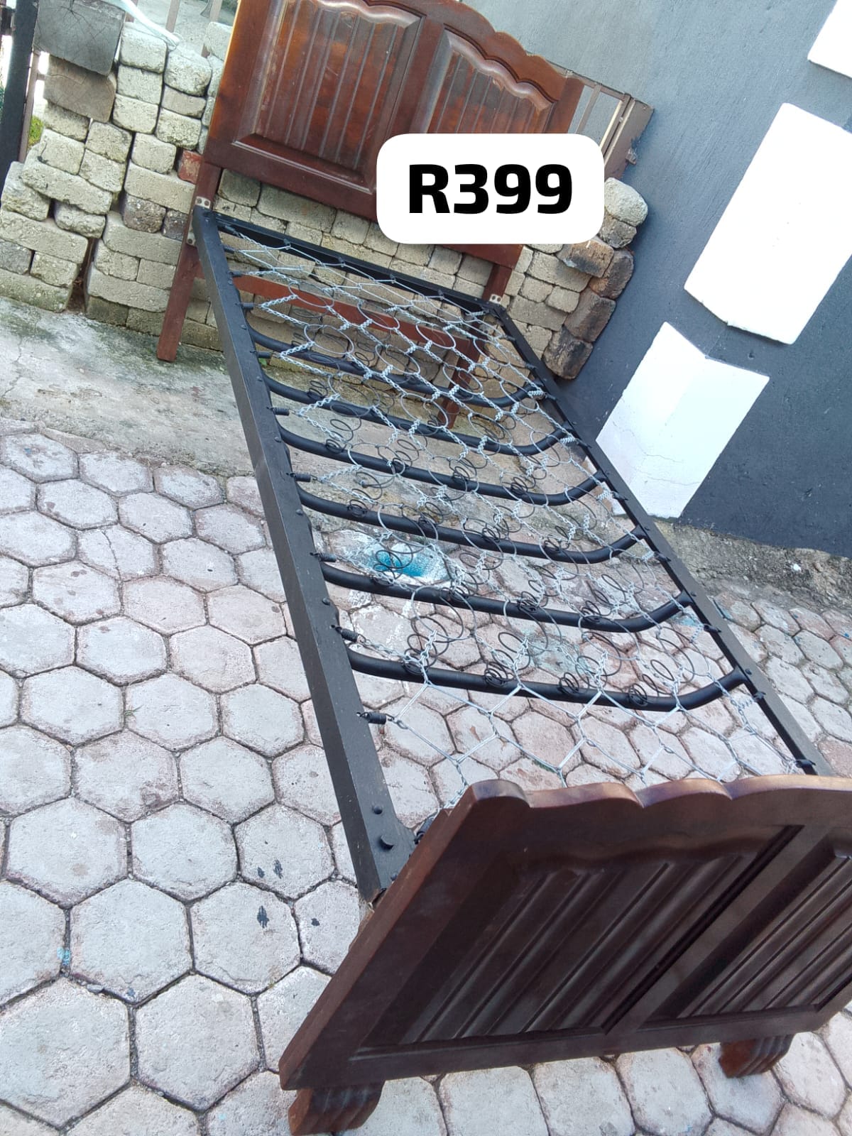 VINTAGE SINGLE STEEL BEDS GREAT  CONDITION