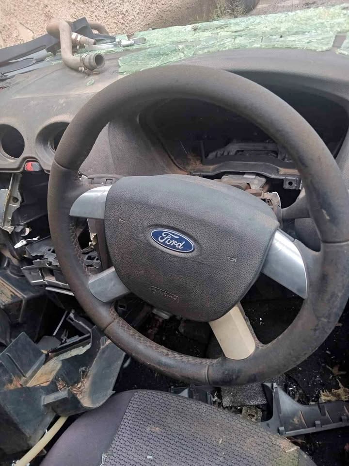 Ford focus 2.0 steering wheel selling for - Private Seller Ford focus 2.0 steering wheel selling for - Private Seller