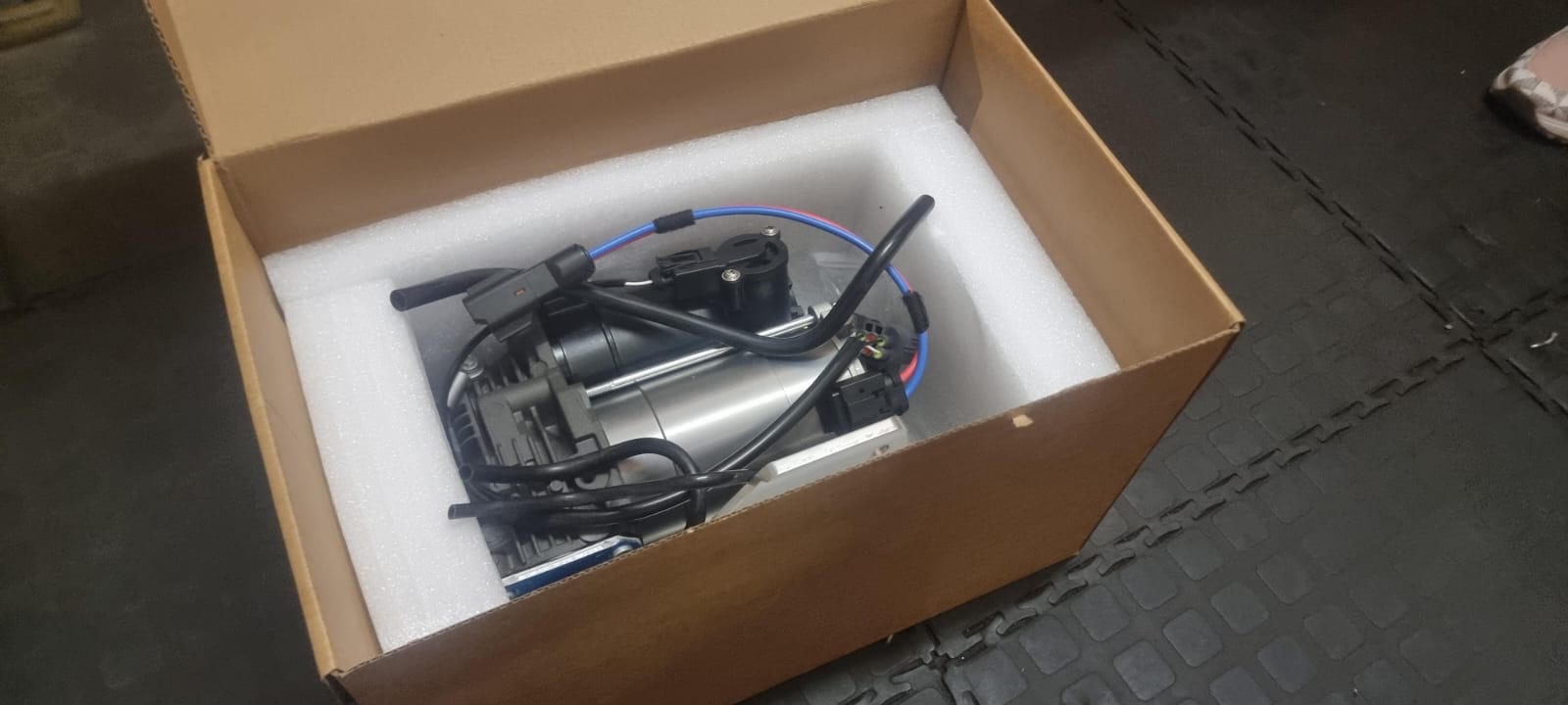 Land Rover AmK Susspension Pump for sale - Private Seller