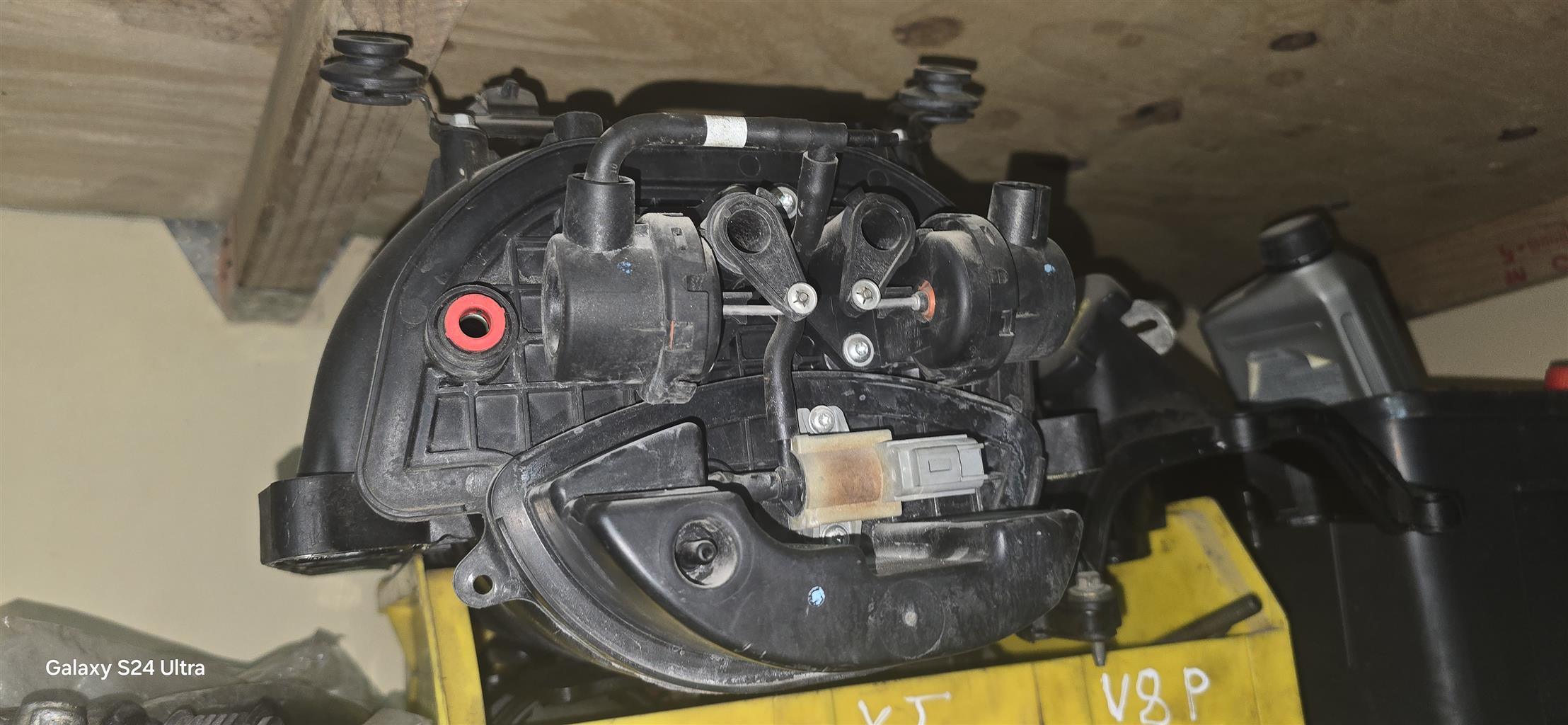 Jaguar XF/STYPE Land Rover Discovery 5.0Petrol NA  INTAKE MANIFOLD, With sensors - Private Seller