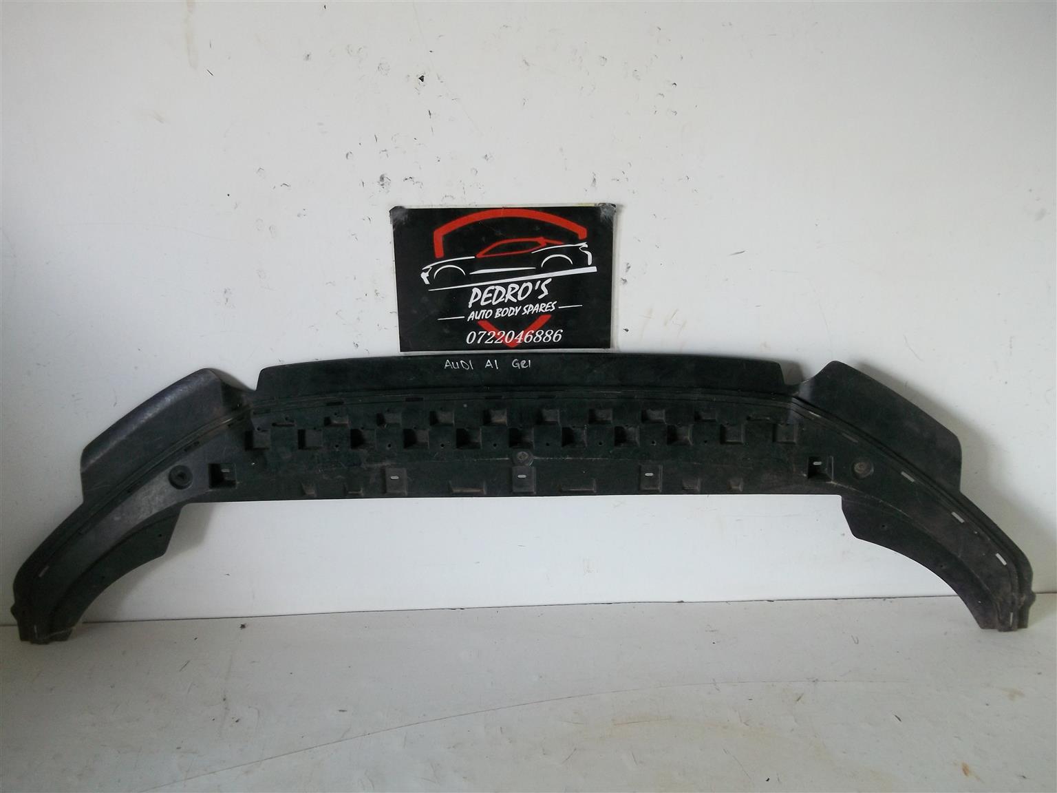 Audi A1 (8X) front bumper closing element - Private Seller Audi A1 (8X) front bumper closing element - Private Seller