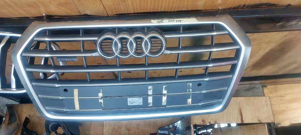 Audi Q5 grill - Private Seller Audi Q5 grill - Private Seller