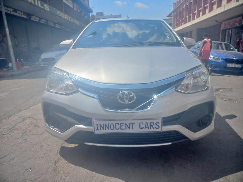 2017 TOYOTA ETIOS SEDAN 1.5 PETROL ENGINE, MANUAL, SILVER IN COLOR,