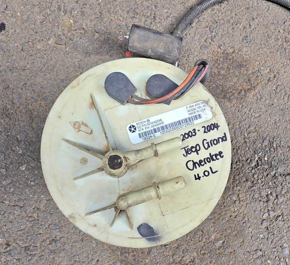 2003-2004 Jeep Grand Cherokee 4.0L Petrol Pump - Private Seller