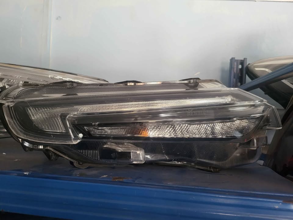 Renault Kiger Right headlight for sale - Private Seller