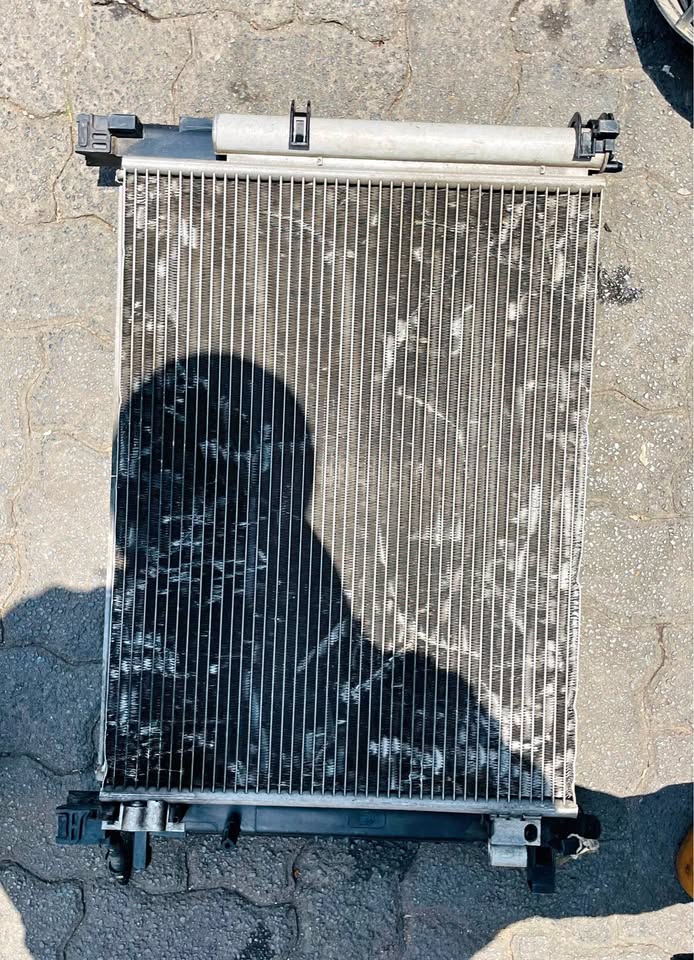 Renault Clio 4 radiator & condenser - Private Seller Renault Clio 4 radiator & condenser - Private Seller