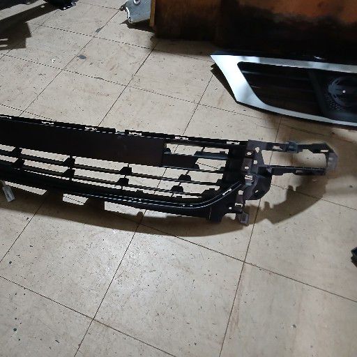 Renault Clio 4 grill - Private Seller Renault Clio 4 grill - Private Seller