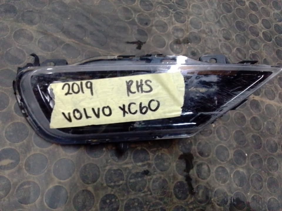 2019 VOLVO XC60 FOGLAMP - Private Seller 2019 VOLVO XC60 FOGLAMP - Private Seller