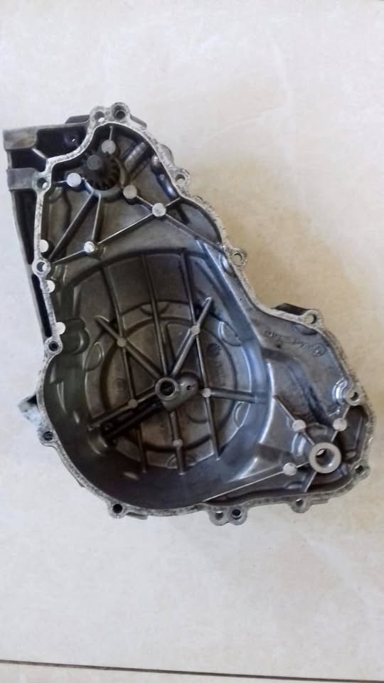 Aprilia Pegaso 650 clutch cover - Private Seller Aprilia Pegaso 650 clutch cover - Private Seller