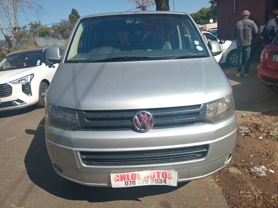 2011 Vw Transporter 2.0 Disiel, Manual 9 Seater, Silver Color