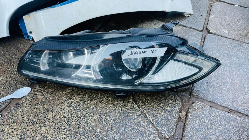 Jaguar XF x250 headlight 2015 - Private Seller