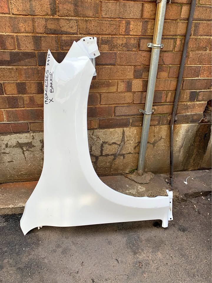 Mercedes Benz X bakkie fender RHS Mercedes Benz X bakkie fender RHS