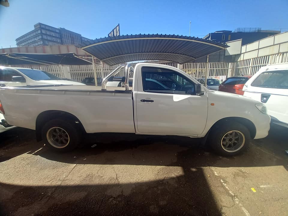2015 TOYOTA HILUX 2.0 VVTI PETROL, SINGLE CAB, MANUAL, WHITE COLOR