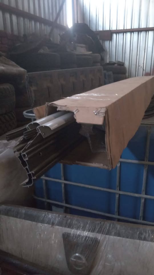 Isuzu double cab Excalibur side steps - Private Seller Isuzu double cab Excalibur side steps - Private Seller