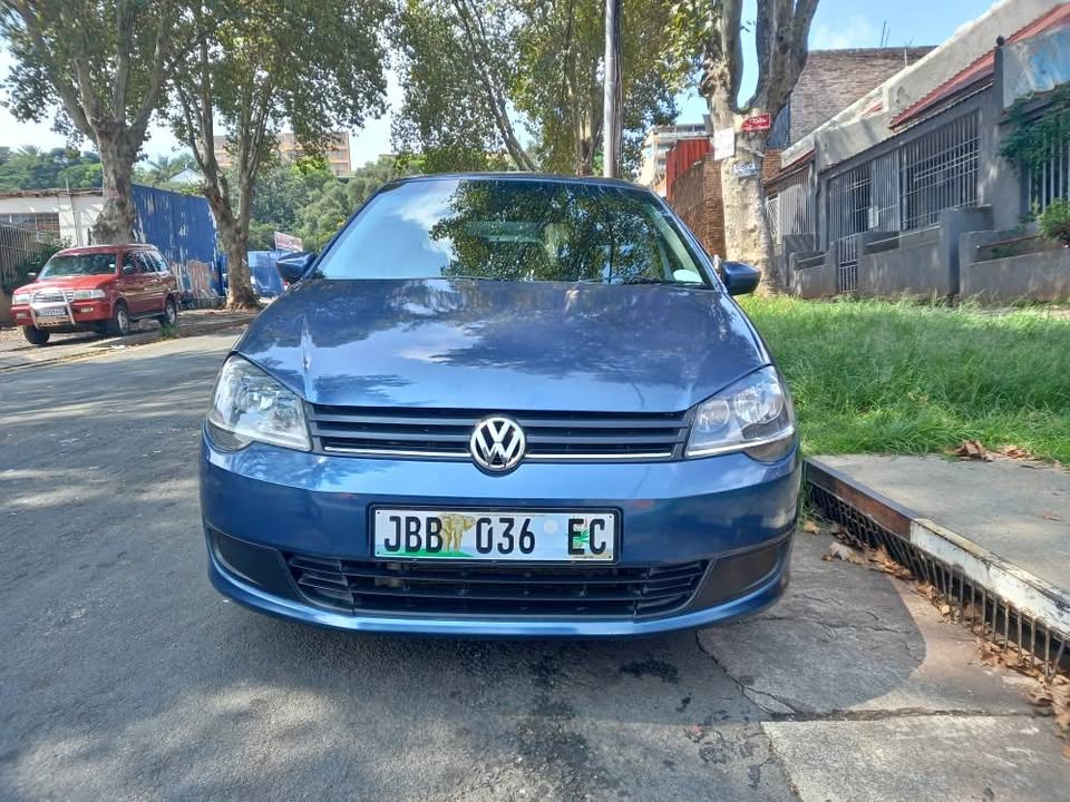 2017 VW Polo Vivo Hatchback, 1.4 Petrol, Manual, Blue, 95000kms Service book.