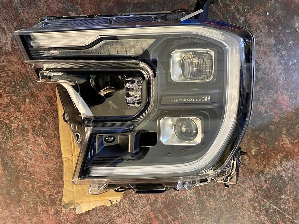 FORD RANGER T9 DOUBLE XENON HEADLIGHT - Private Seller FORD RANGER T9 DOUBLE XENON HEADLIGHT - Private Seller