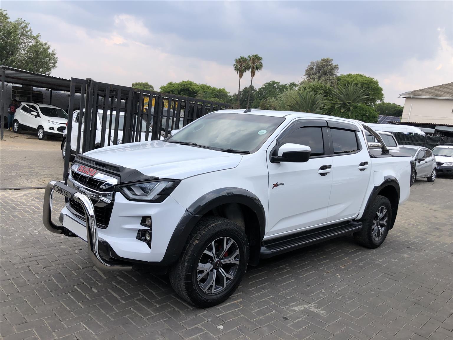 Used 2023 Isuzu D-Max 300 3.0TD double cab X-Rider - Private Seller Used 2023 Isuzu D-Max 300 3.0TD double cab X-Rider - Private Seller