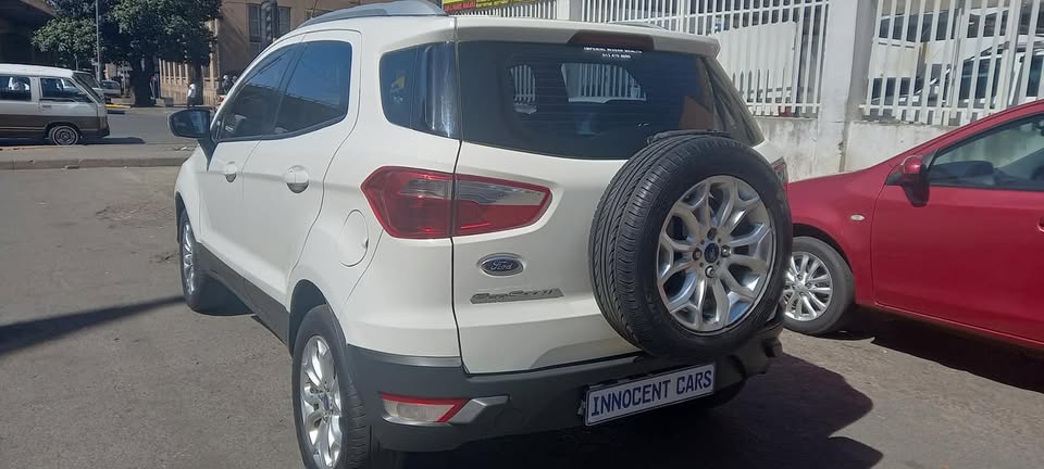 2013 FORD ECOSPORT 1.5 PETROL MANUAL TRANSMISSION, WHITE COLOUR, MILEAGE 135000KM