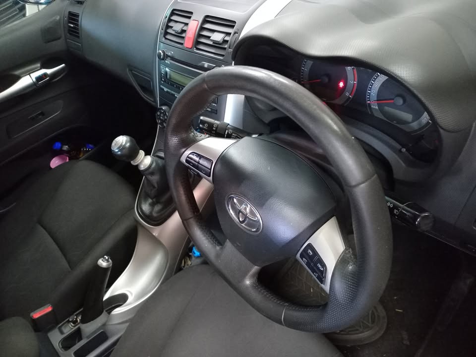 2012 Toyota Auris x 1.6 Manual Petrol,Maroon Sparekey