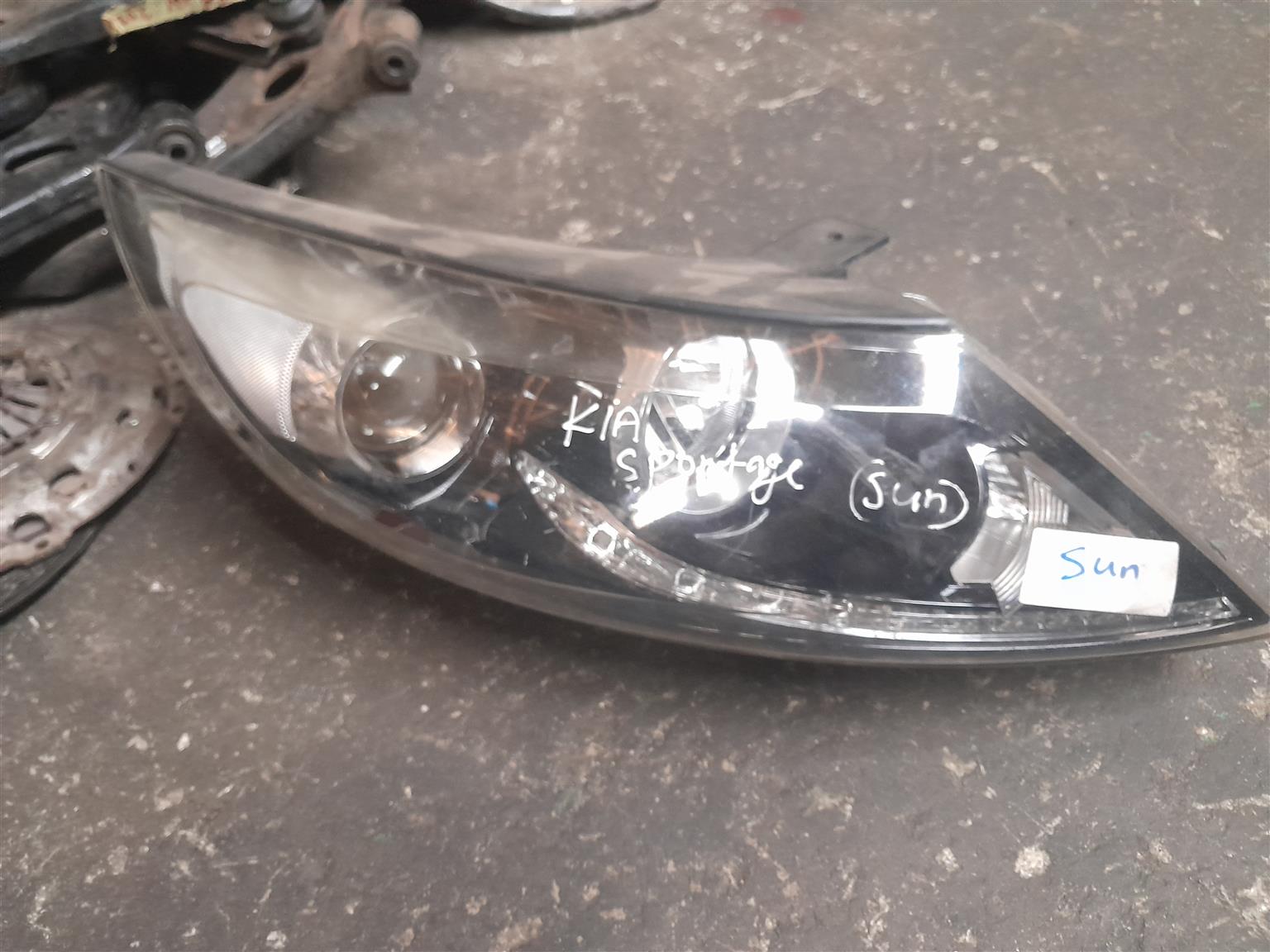Kia Sportage Right Headlight for Sale - Private Seller