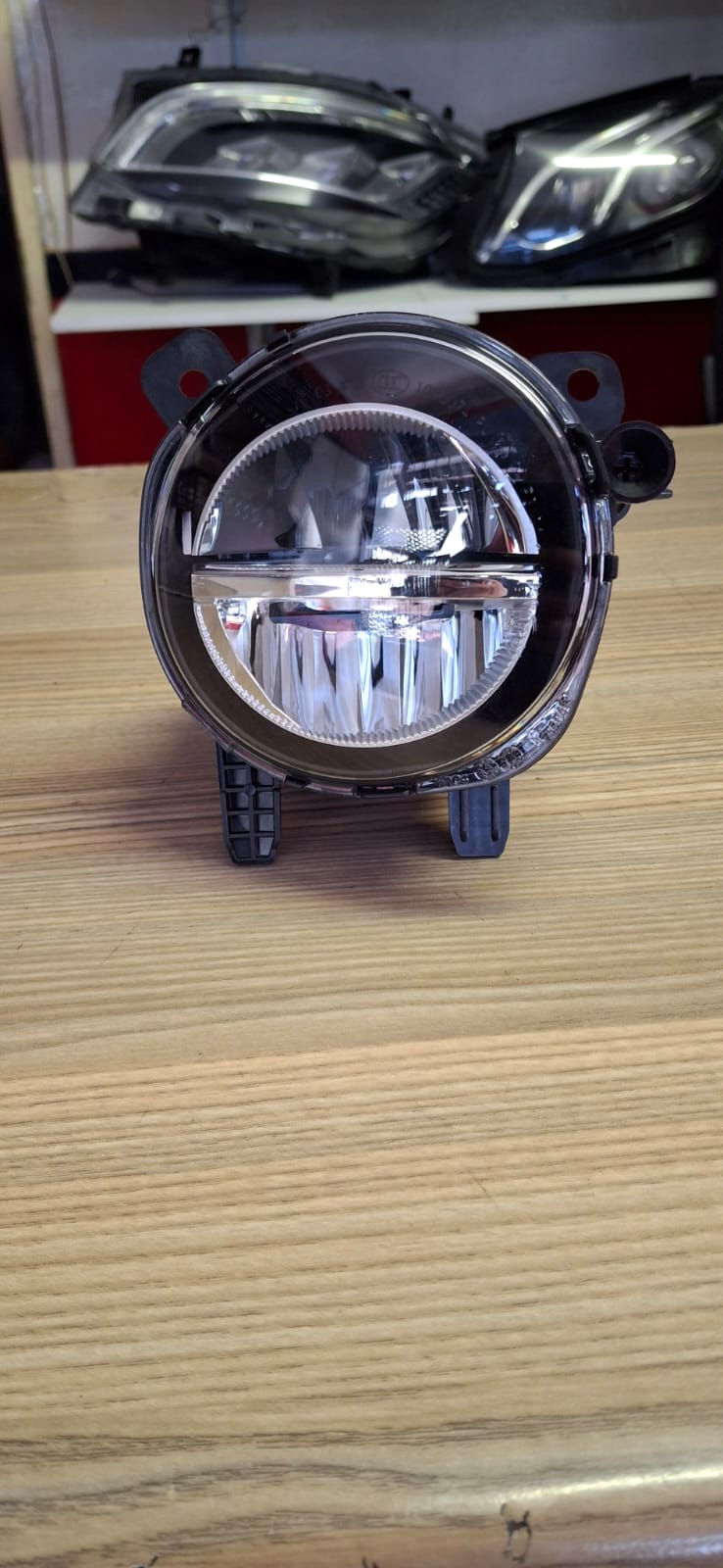 2018 BMW F30 3 SERIERS FOGLIGHT RIGHTSIDE AVAILABLE FOR SALE - Private Seller