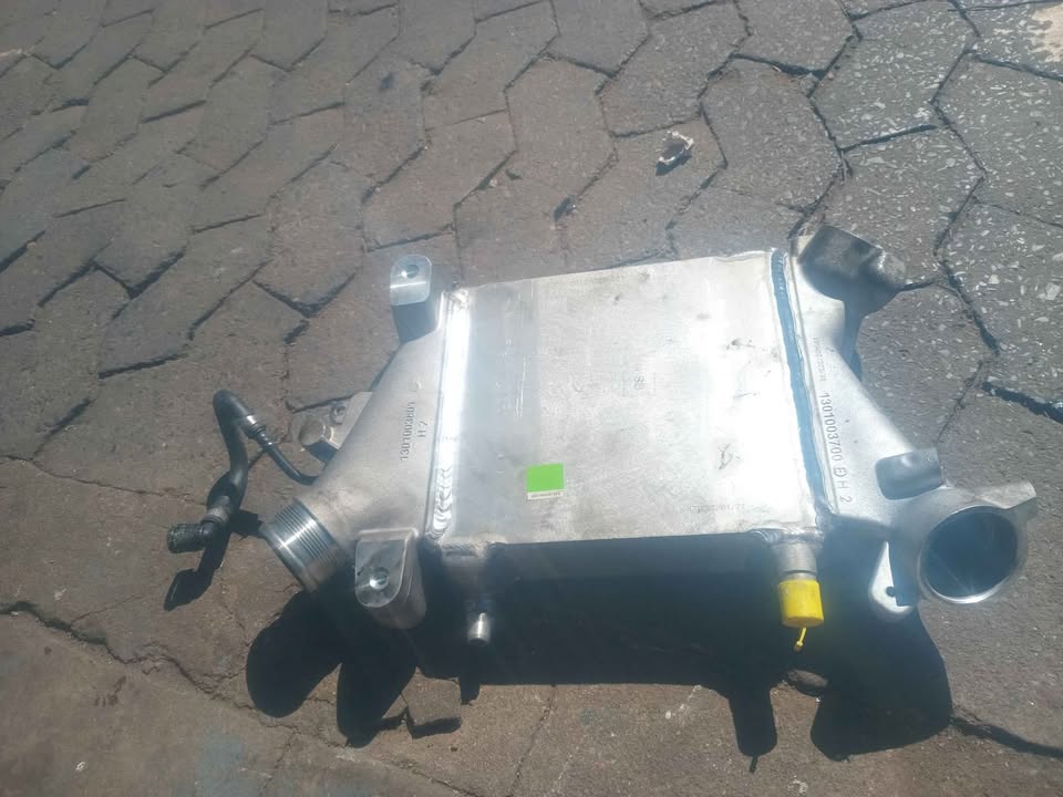 Bmw x5 G05 Go6 Radiator intercooler - Private Seller Bmw x5 G05 Go6 Radiator intercooler - Private Seller