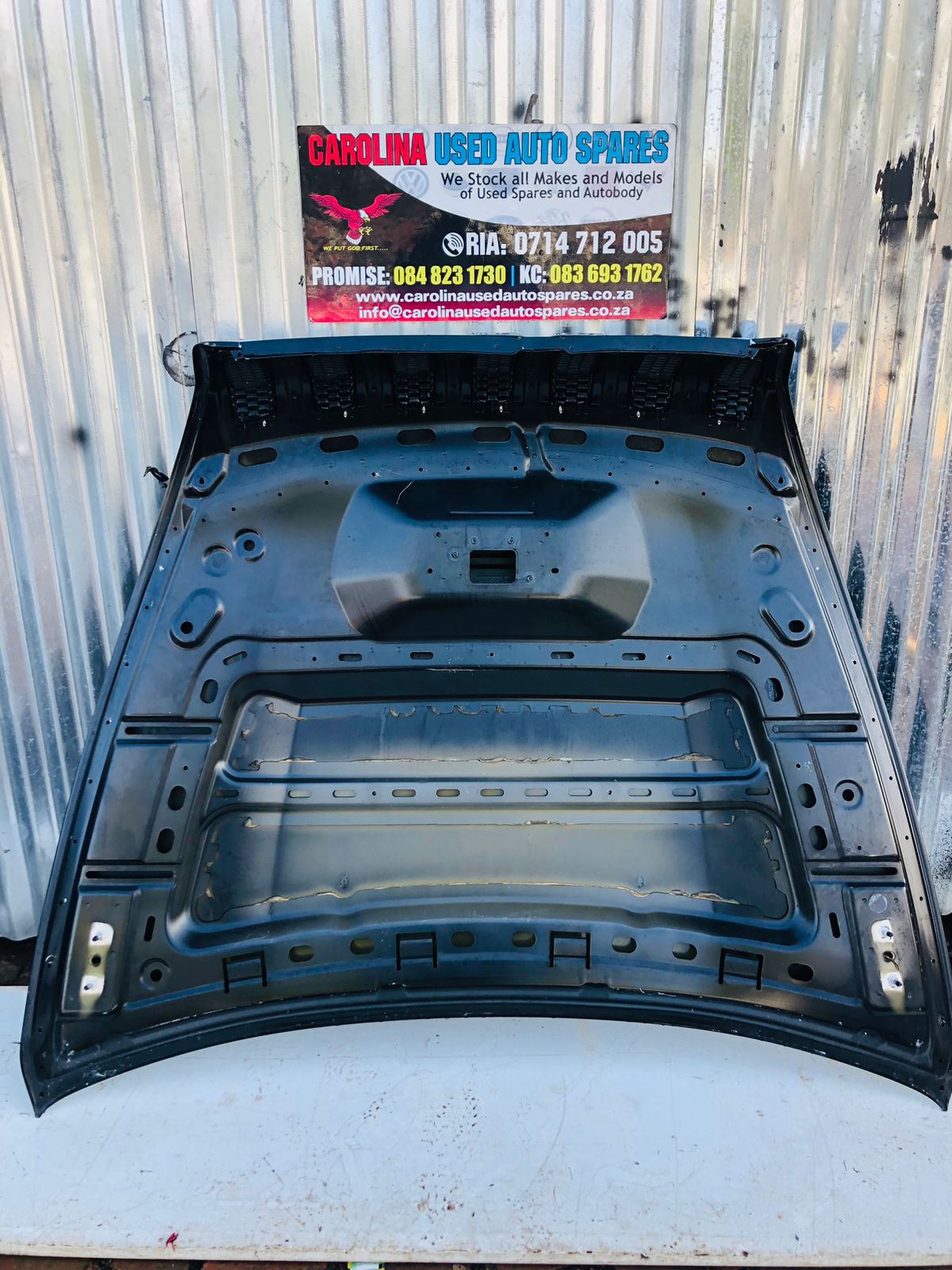 Jeep Grand Cherokee Bonnet (Grills are sold) - Private Seller Jeep Grand Cherokee Bonnet (Grills are sold) - Private Seller