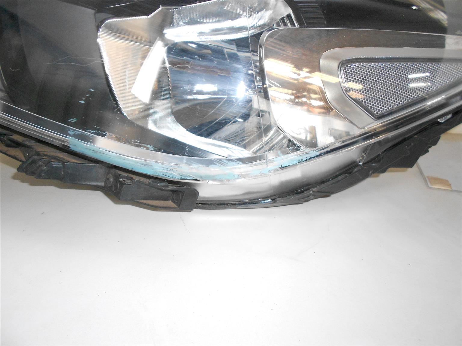 Kia rio headlight - Private Seller