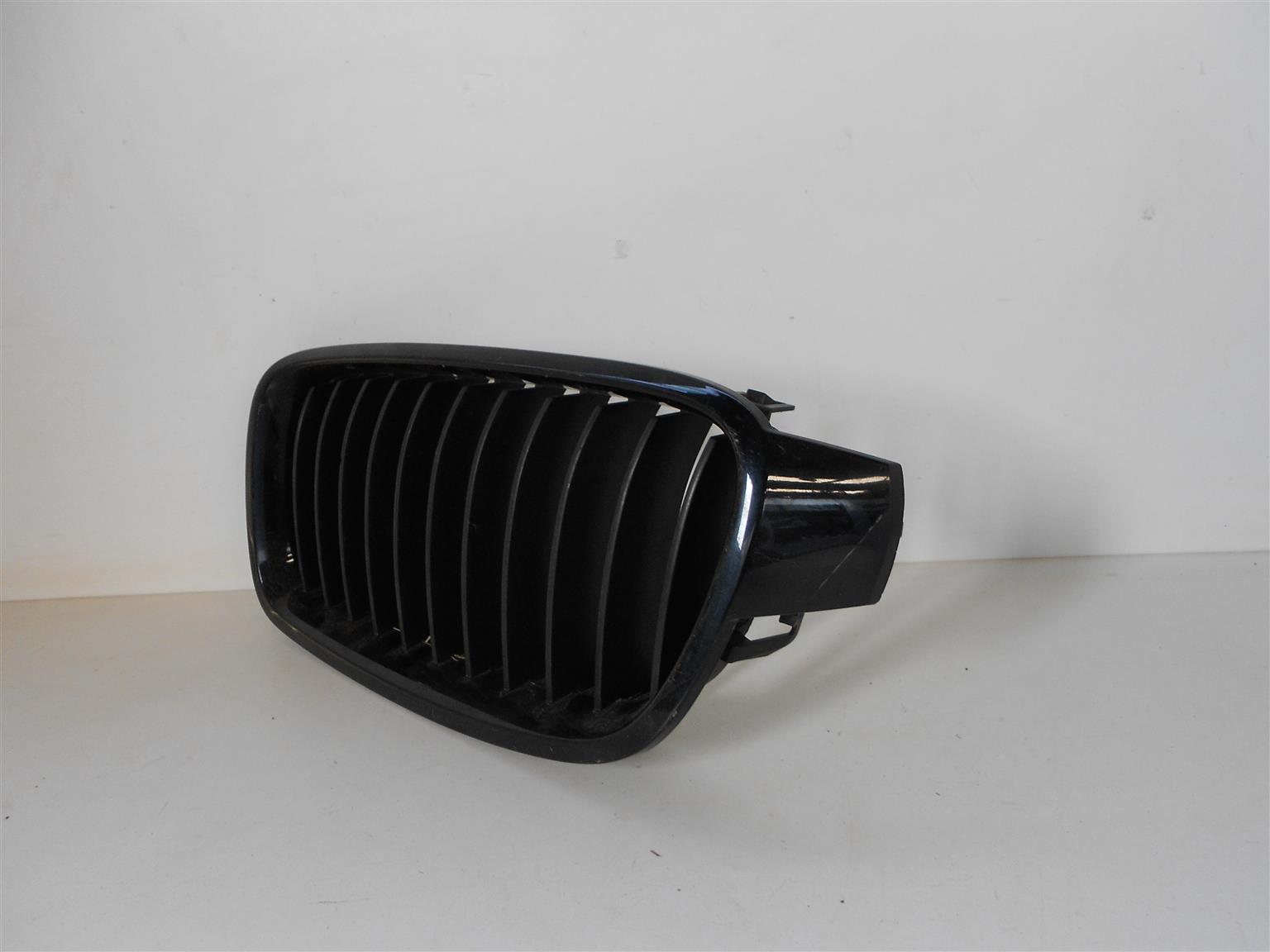 BMW F30 Motorsport (left hand side) grill - Private Seller BMW F30 Motorsport (left hand side) grill - Private Seller