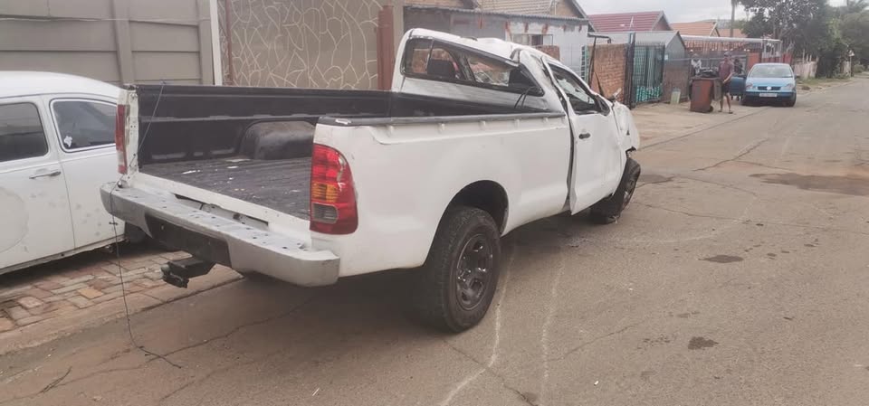Toyota hilux d4d 4x4 stripping for spares - Private Seller