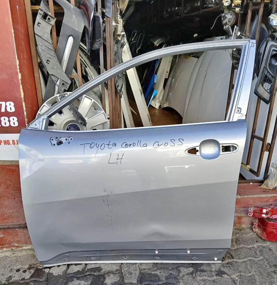 Toyota Corolla Cross door - Private Seller Toyota Corolla Cross door - Private Seller