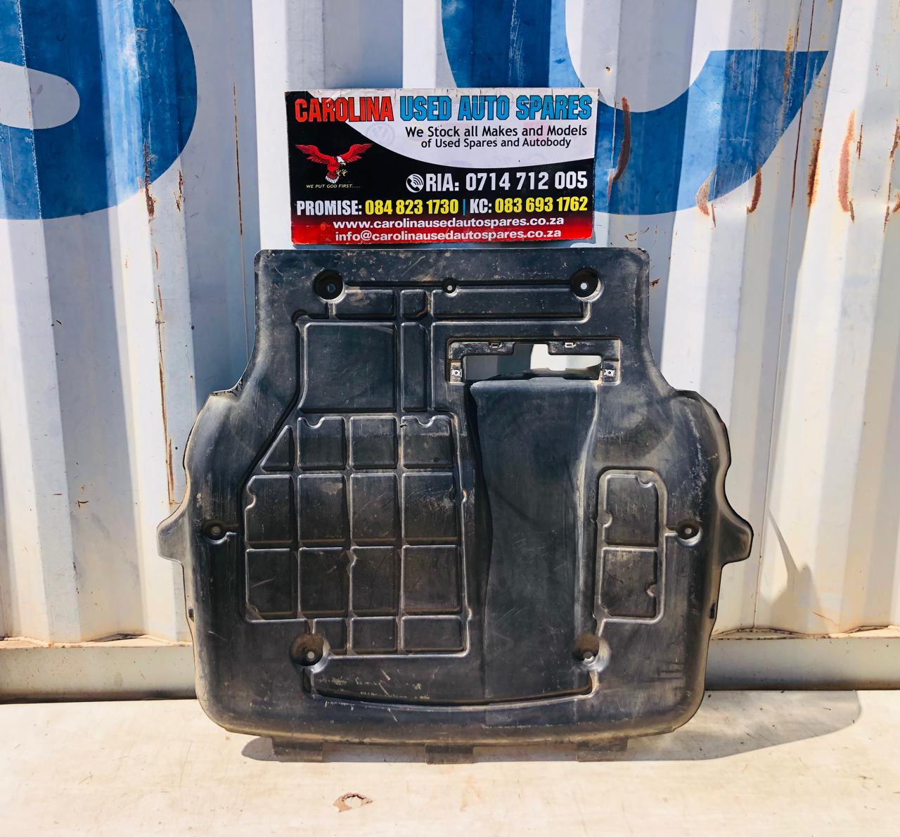 VW Transporter/Kombi T6 engine cover (2016-2023) - Private Seller VW Transporter/Kombi T6 engine cover (2016-2023) - Private Seller