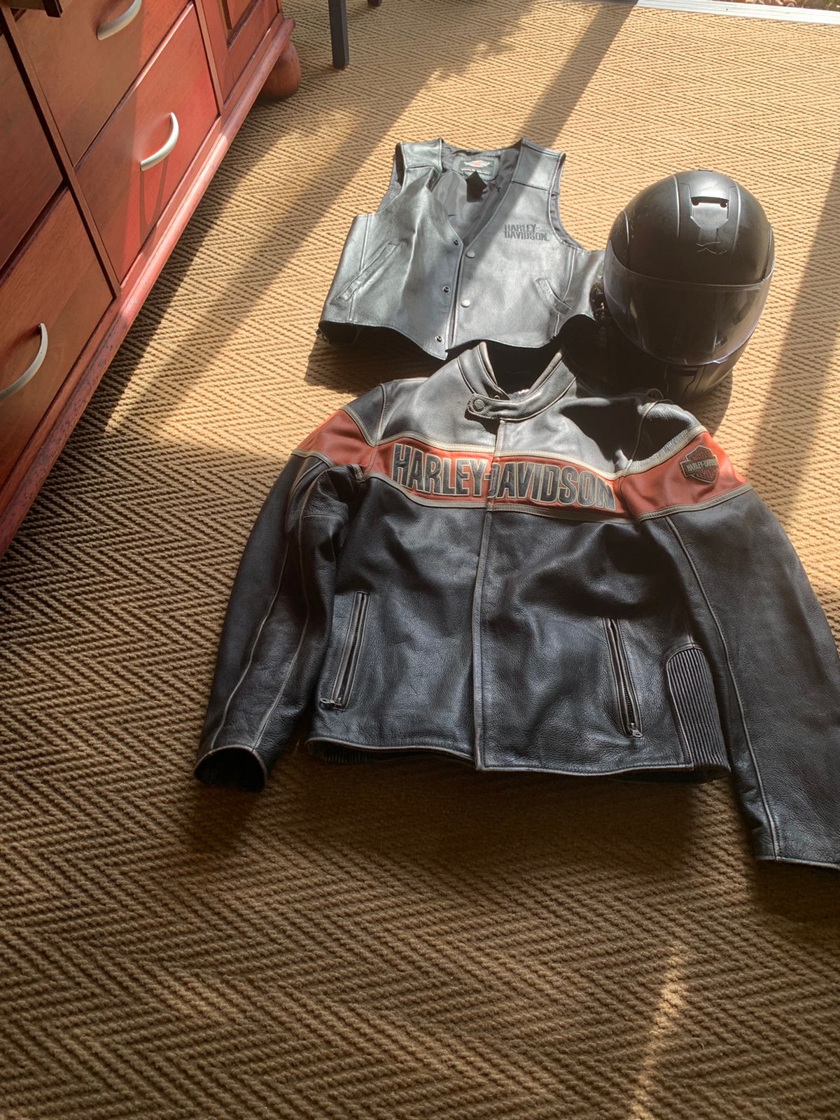 Harley Davidson XL, Leather Jacket, Leather waistcoat and Helmet. 