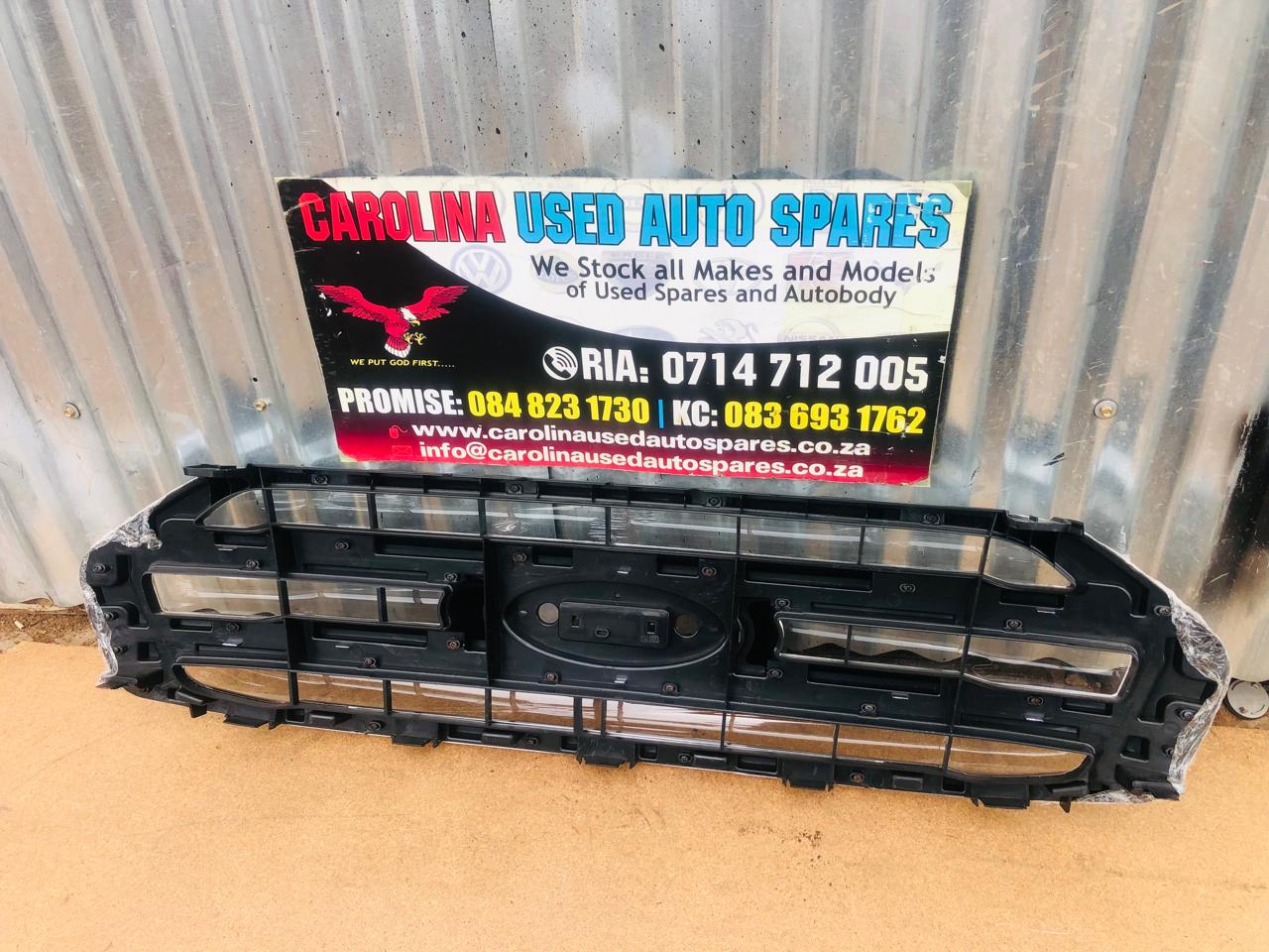 Ford Everest T8 chrome radiator grill (no badge) - Private Seller Ford Everest T8 chrome radiator grill (no badge) - Private Seller