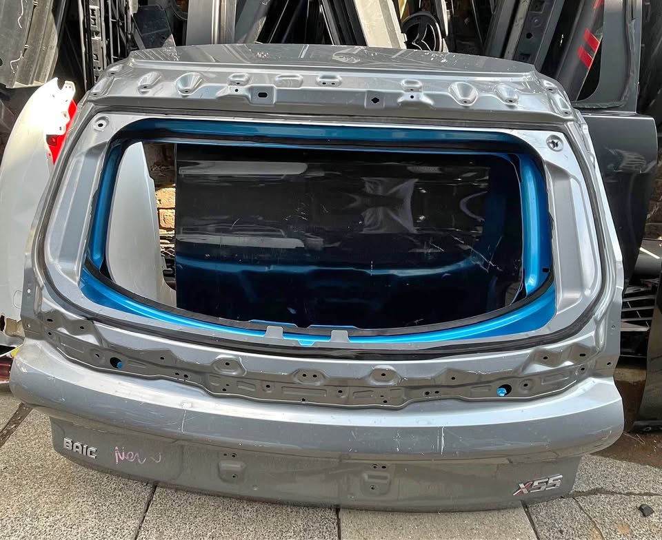 BAIC Beijing X55 tailgate - Private Seller BAIC Beijing X55 tailgate - Private Seller