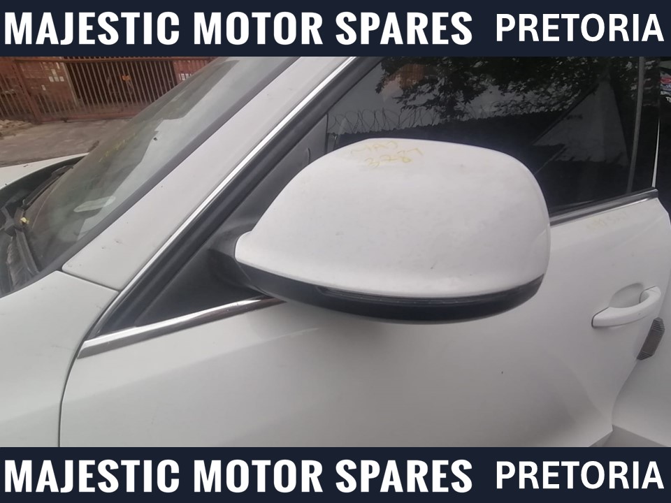2009 Audi Q5 mirror for sale used - Private Seller 2009 Audi Q5 mirror for sale used - Private Seller