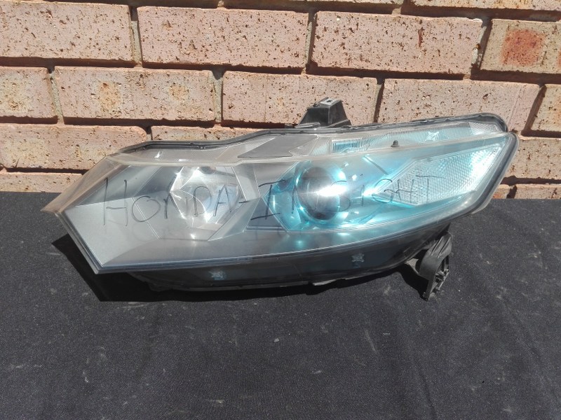 Honda Insight Left Headlight - Private Seller Honda Insight Left Headlight - Private Seller