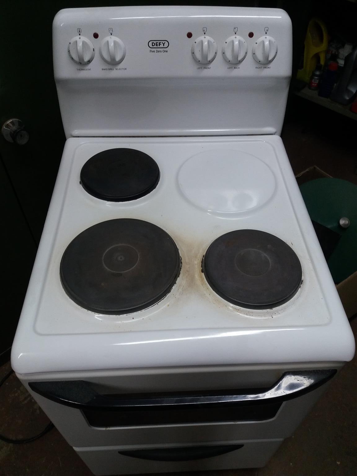 defy 3 plate plug in stove