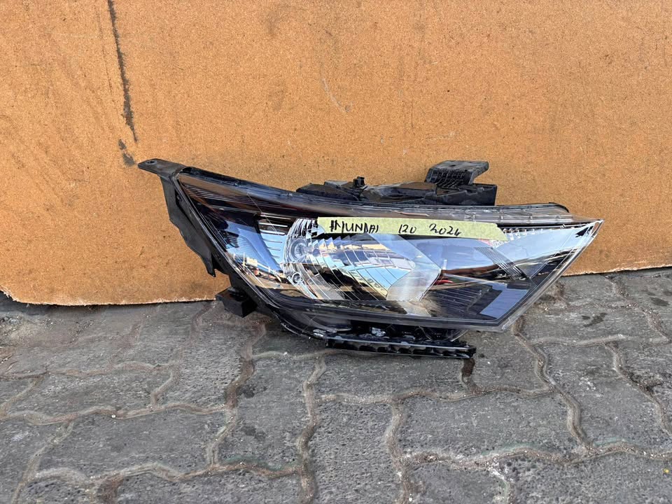 2024 Hyundai i20 Grand Headlight - Private Seller 2024 Hyundai i20 Grand Headlight - Private Seller